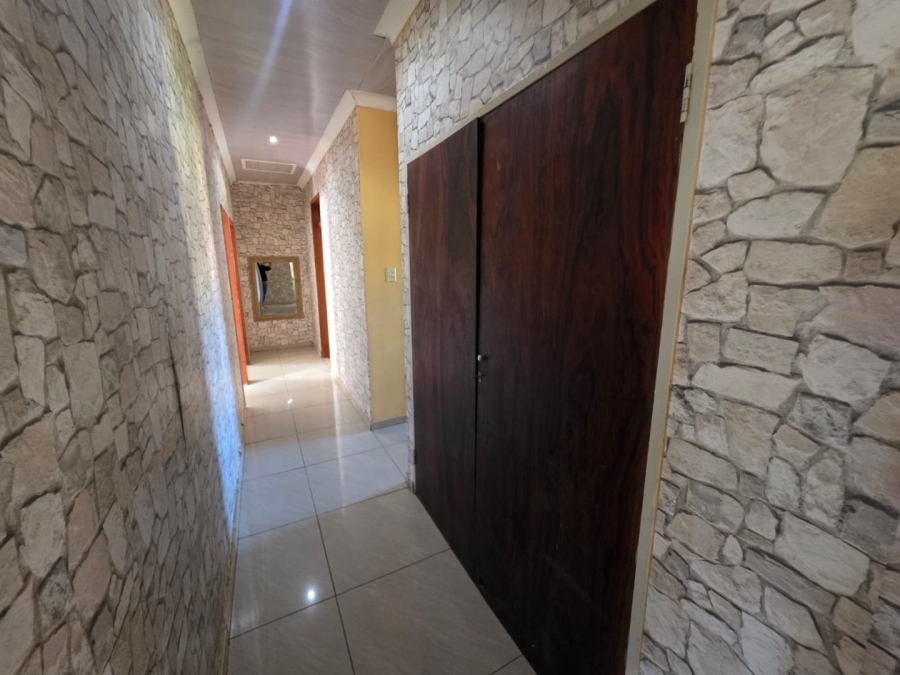 3 Bedroom Property for Sale in Verwoerdpark Northern Cape